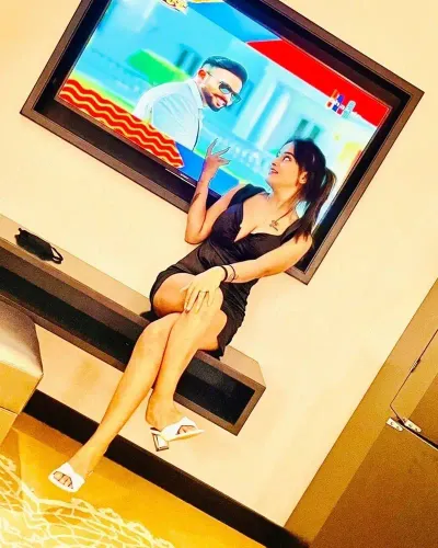 Meera Kapoor, verified companion in Film City